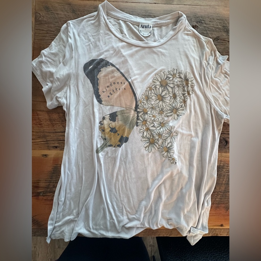 Arula Graphic T Shirt Size XL